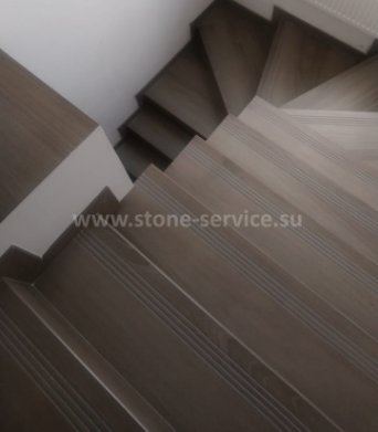 изготовление поворотных ступеней Ступени из керамогранита под дерево