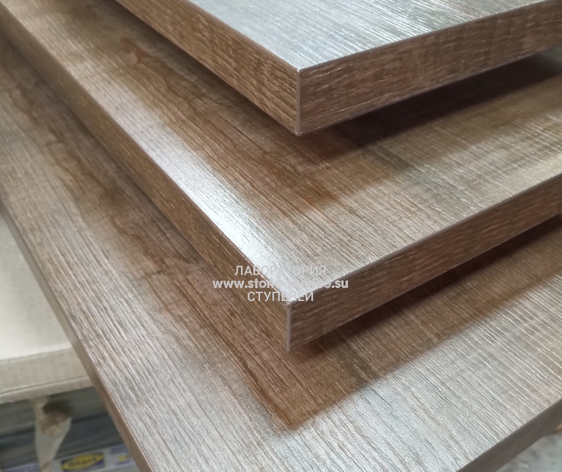 ступени с капиносом и подоконники из керамогранита