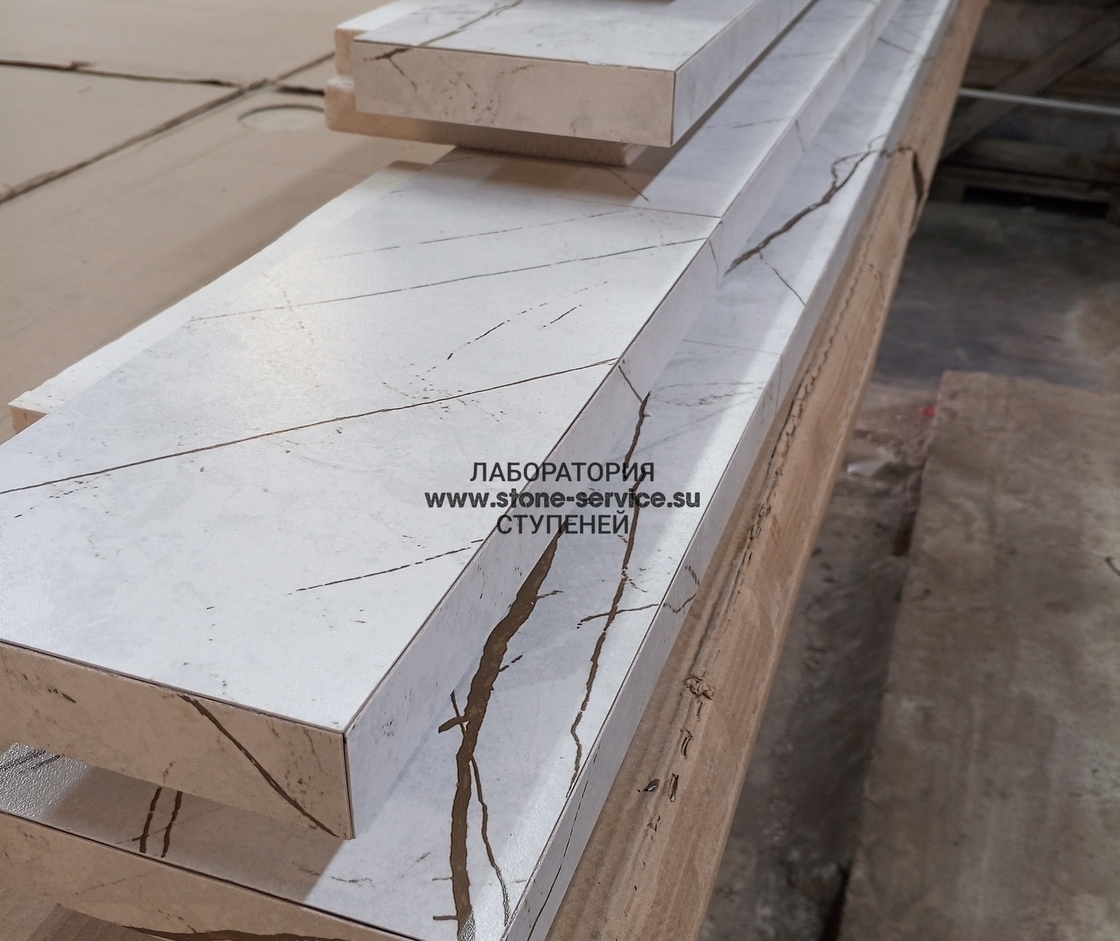 ступени с капиносом и подоконники из керамогранита