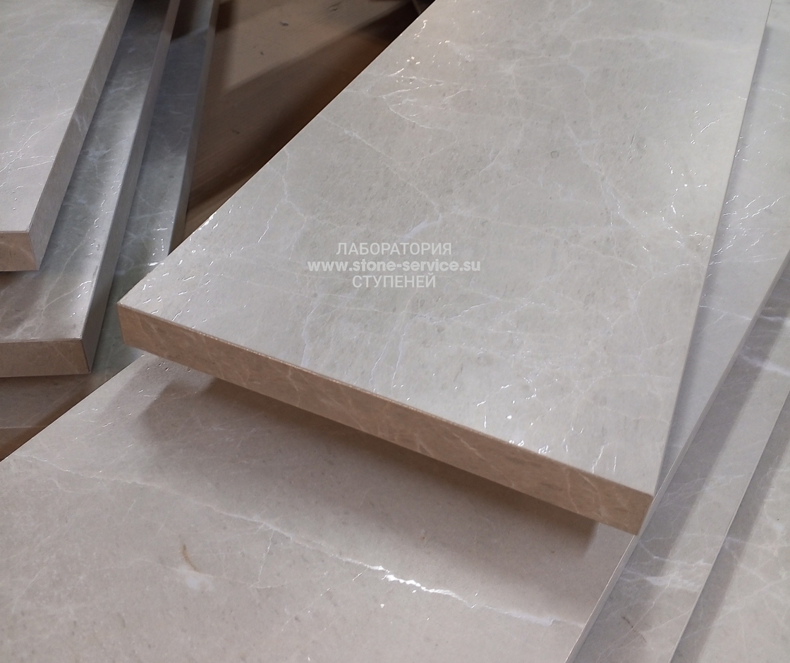 ступени с капиносом и подоконники из керамогранита