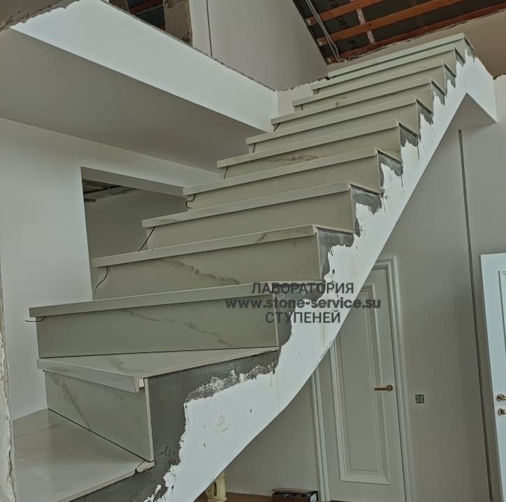 ступени с капиносом из керамогранита от производителя ступени из керамогранита
