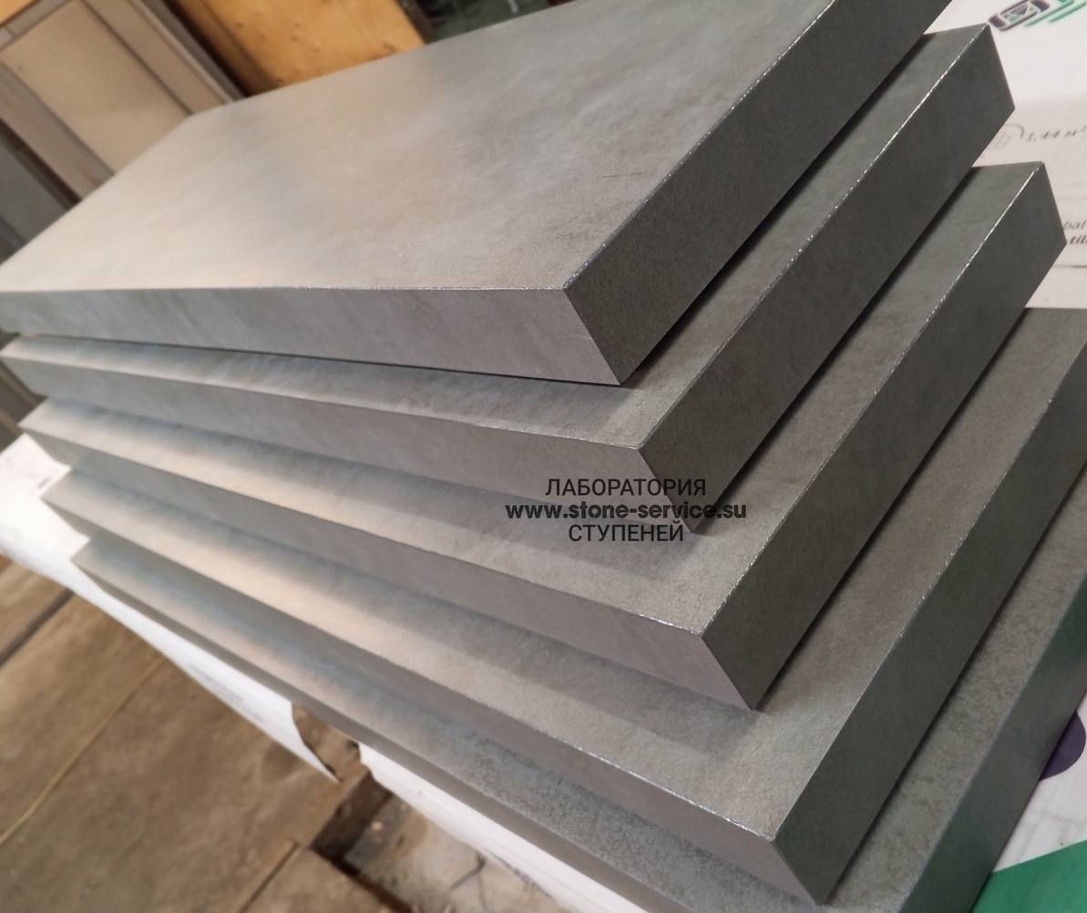 ступени с капиносом и подоконники из керамогранита