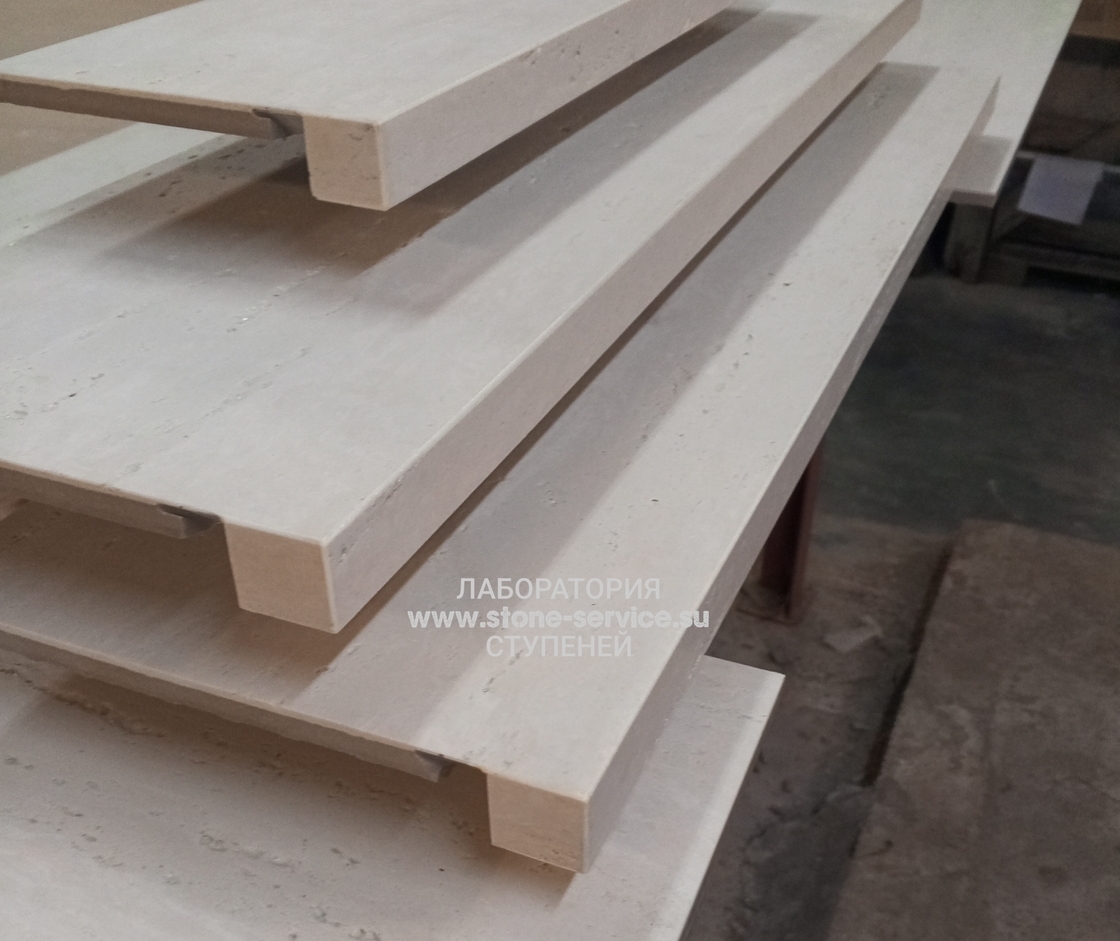 ступени с капиносом и подоконники из керамогранита