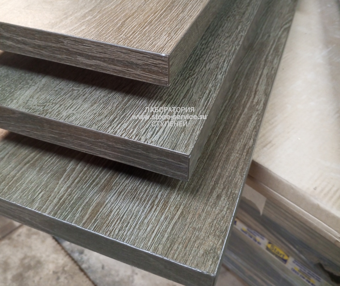 ступени с капиносом и подоконники из керамогранита