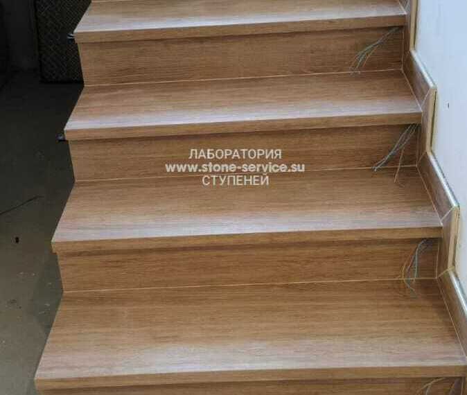 ступени с капиносом и подоконники из керамогранита