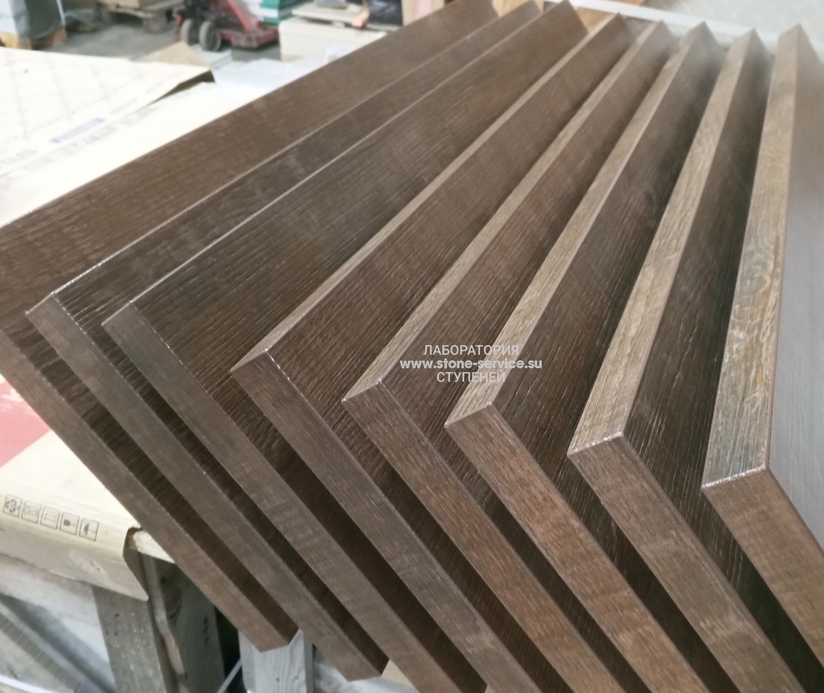 ступени с капиносом и подоконники из керамогранита