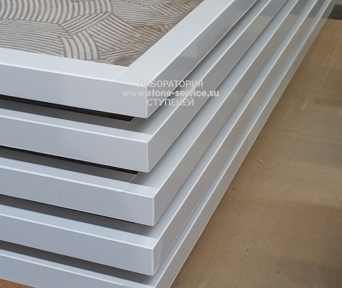 ступени с капиносом и подоконники из керамогранита