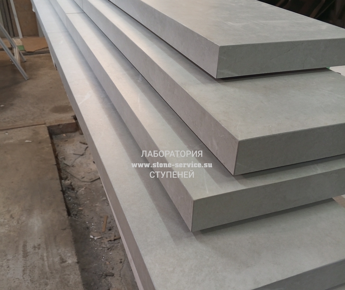 ступени с капиносом и подоконники из керамогранита